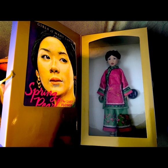 American Girl - Girls of Many Lands Spring Pearl - Picture 4 of 8